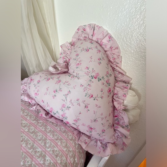 LoveShackFancy heart pillow - Picture 3 of 4